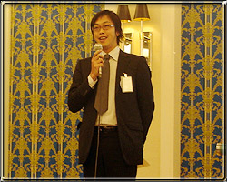 浅木副会長のスピーチと続きます。
